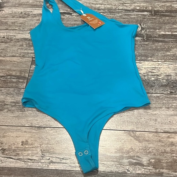 REORIA Women's Trendy Bodysuit - Picture 7 of 7